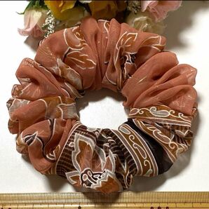 ハンドメイドシュシュ☆花柄くすみピンク