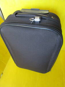 ☆ 大型スーツケース　未使用ダイヤル錠付き　コロ有　黒系　ファブリック　37x24x56　軽量　　　高級☆レア　在庫処分 特価