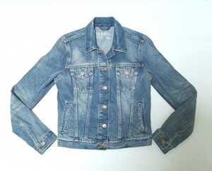 # lady's ( tops )[GAP]* Gap * Denim jacket * denim jacket * declared size (XS)* free shipping *2d-5