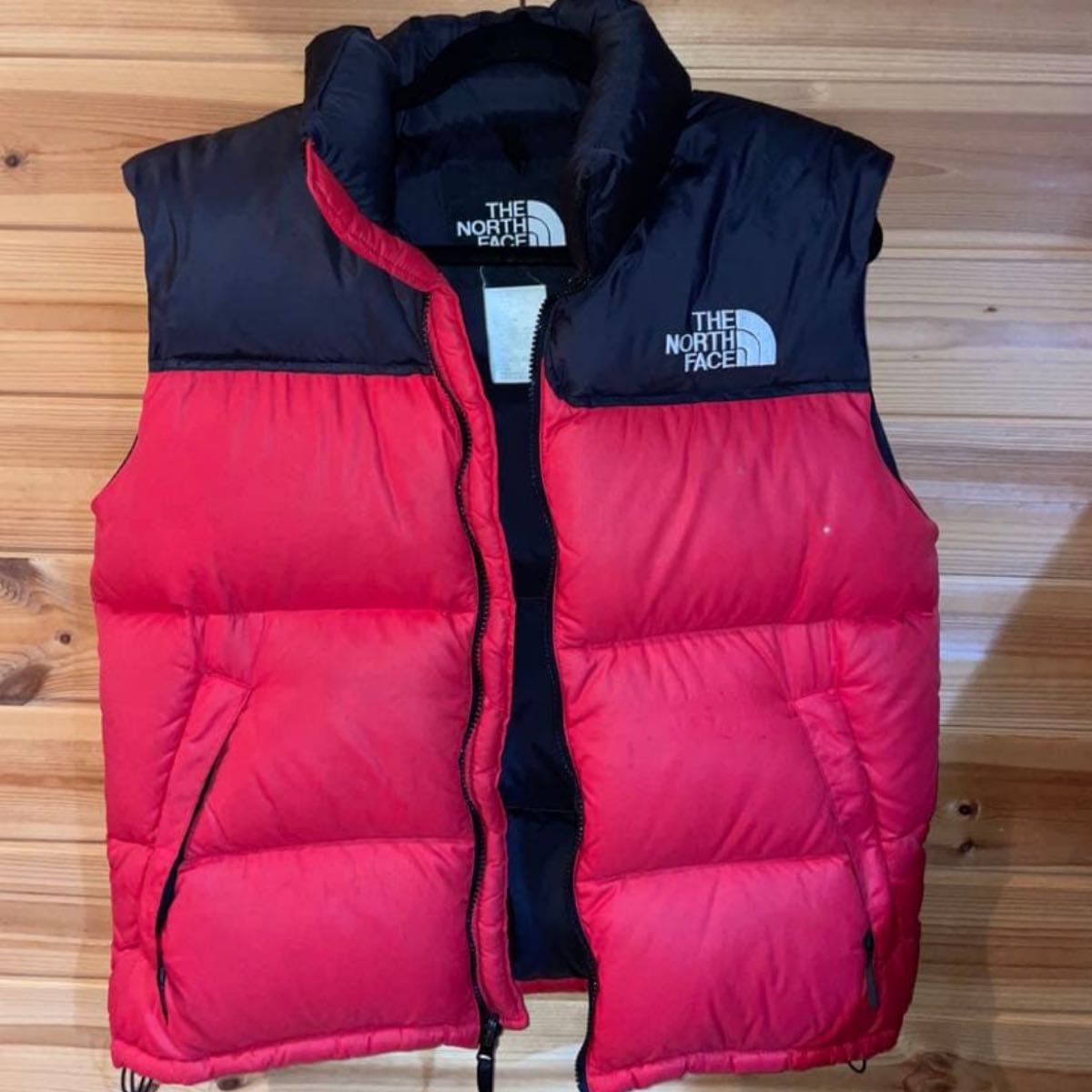 穴あきあり THE NORTH ブラック FACE ヌプシ ダウンジャケット ダウンベスト レッド ノースフェイス
