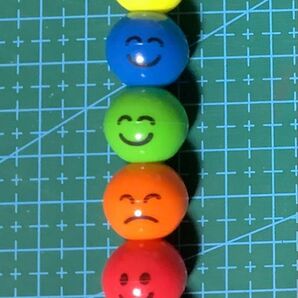 顔文字色鉛筆7個セット (ロケット鉛筆風)