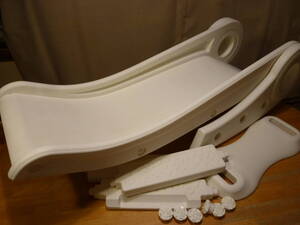  plastic. genuine . white . large slipping pcs 