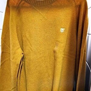 カウズラムクルーネックセーター