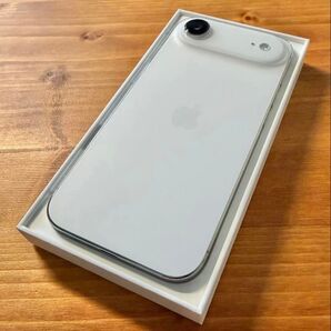 【美品】最新型Apple iPhone Air 256GB クラウドホワイト SIMフリー 残債なし