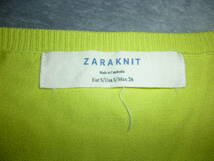 424-77♀：ZARA　KNIT　ザラニット　クルーネック長袖カーディガン　カンボジア製　サイズ.S　色.黄緑_画像2