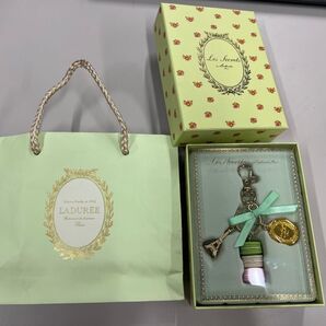 ラデュレ キーホルダー マカロン エッフェル塔 Les Secrets 未使用