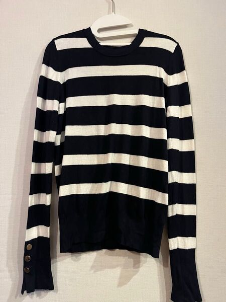 ZARA 飾り袖ボタン付きボーダーニット 黒/白【US S】