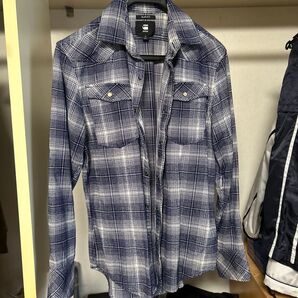 チェックシャツ