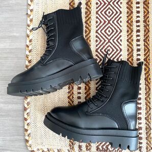 クーポン利用で200円引き★ 1度着用★38★24cm★編み上げショートブーツ★ブラック★ローヒール★足首周り柔らかく伸縮性あり★