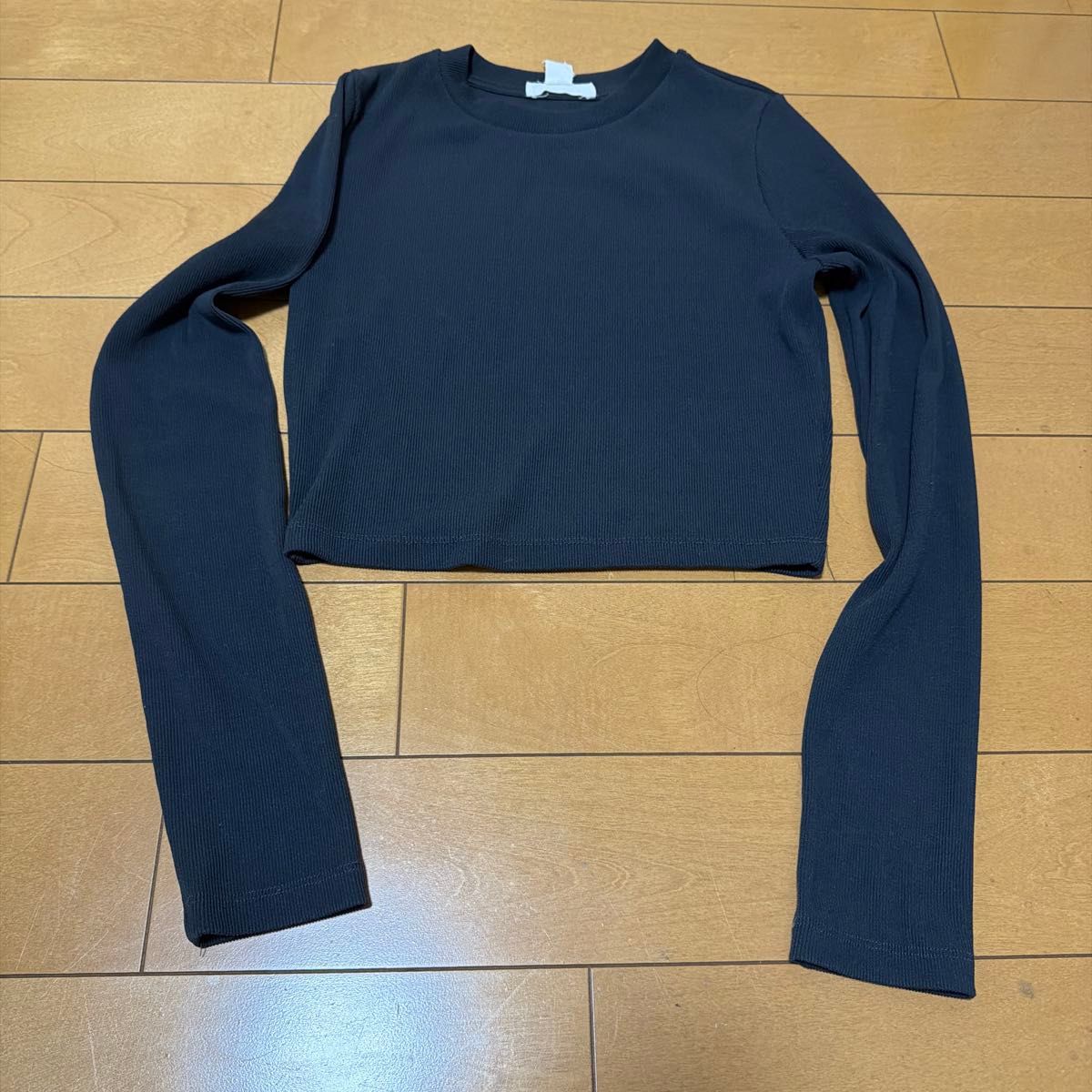 Mサイズ Forever21 クロップド丈 ミニ丈 長袖 Tシャツ カットソー グレー ダークグレー