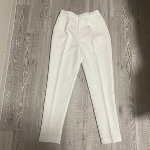 美品【Alma Design】ホワイト カジュアルパンツ センタープレス