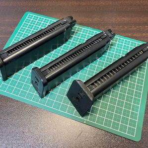 東京マルイタイプガスブログロック用マガジン3つ