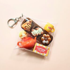 ガチャ詰めポーチ風 クリアポーチ キャンディバック キーホルダー ミニチュア詰め デコパーツ詰め ティータイム *