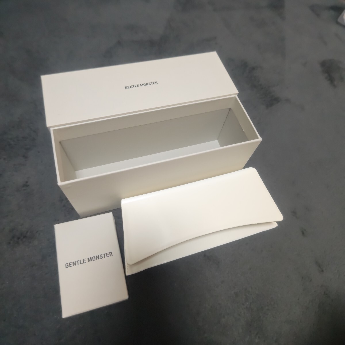 未使用　ジェントルモンスター　メガネケース　ケースのみ　メガネ拭きあり　眼鏡