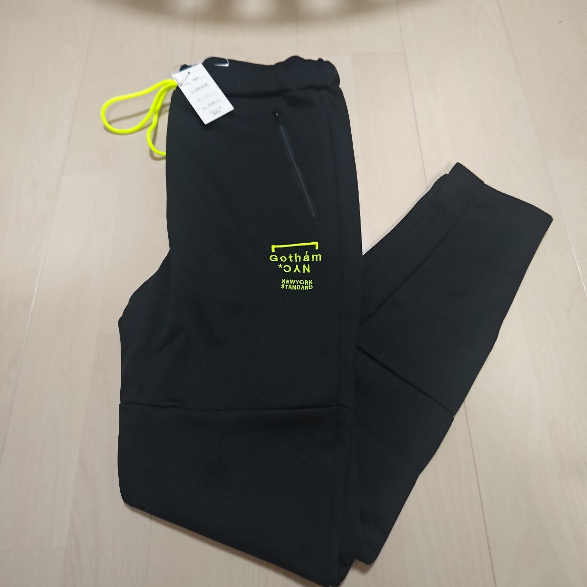 新品　GOTHAM　NYC　ゴッサム　メンズ　パンツ　ジャージ　サイズL　紐は赤