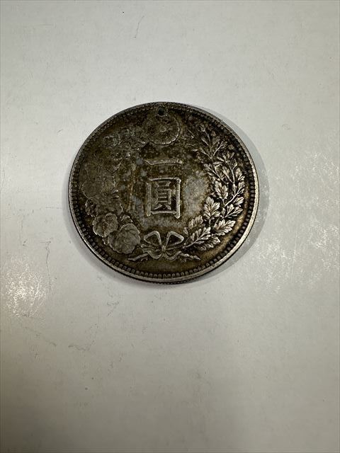  один . серебряная монета Meiji 2 10 . год дыра диаметр примерно 38.1. масса примерно 26.8g старая монета серебряный новый 1 иен серебряная монета старая монета памятная монета коллекция 