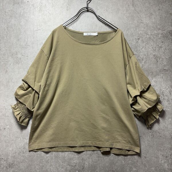 / niko and… ニコアンド ボリュームパフ袖 プルオーバー カーキ ベージュ Tシャツ トップス 半袖 カットソー 【C-6】