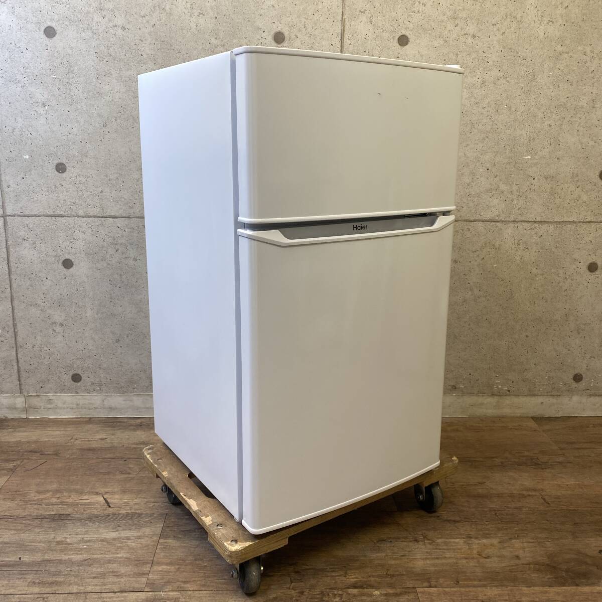 【埼玉発 直接引取可】 23年製 ２ドア冷蔵庫 85L JR-N85E 庫内美品