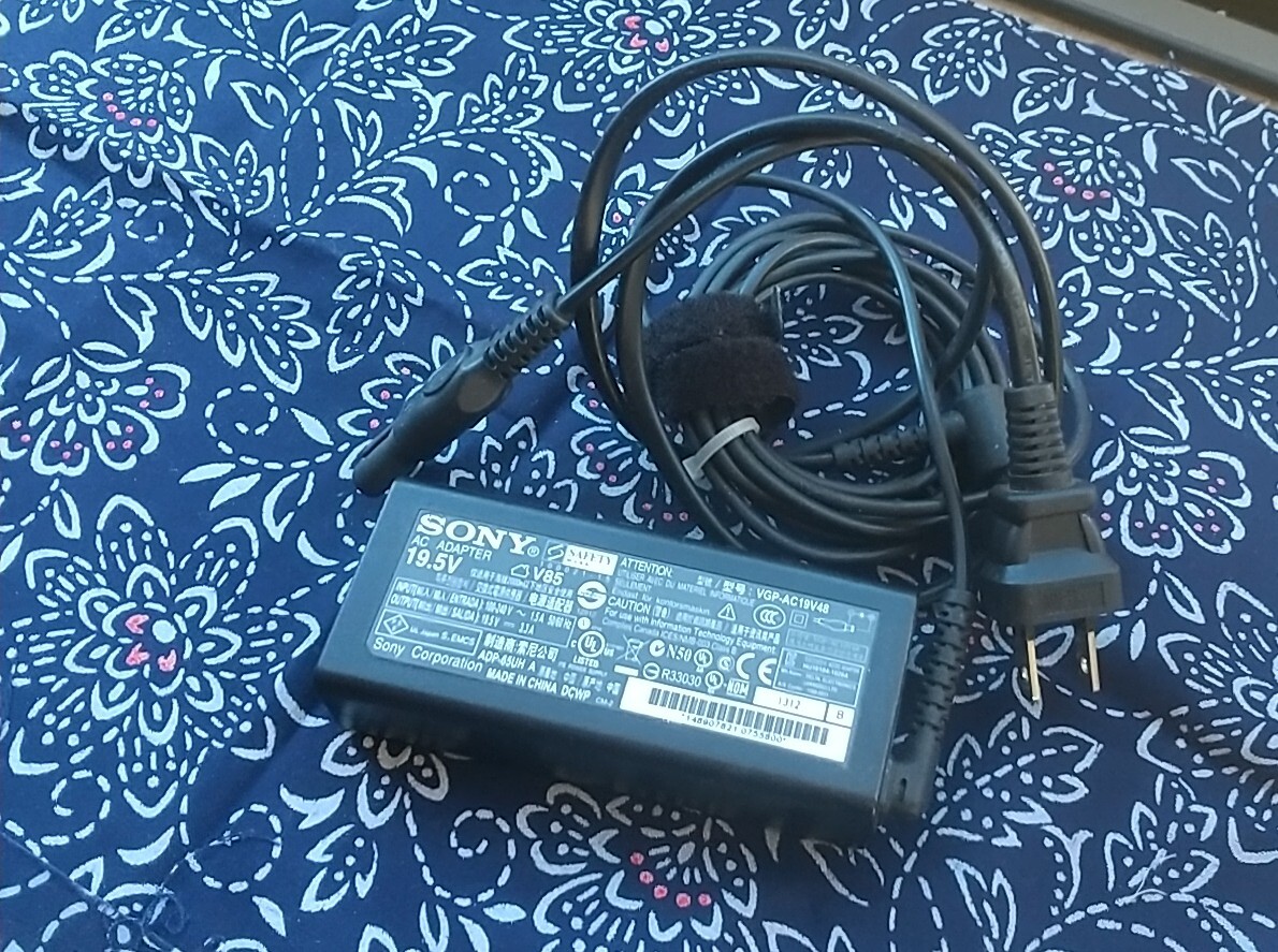 ソニー 19.5v Acアダプター 型番VGP-AC19v48