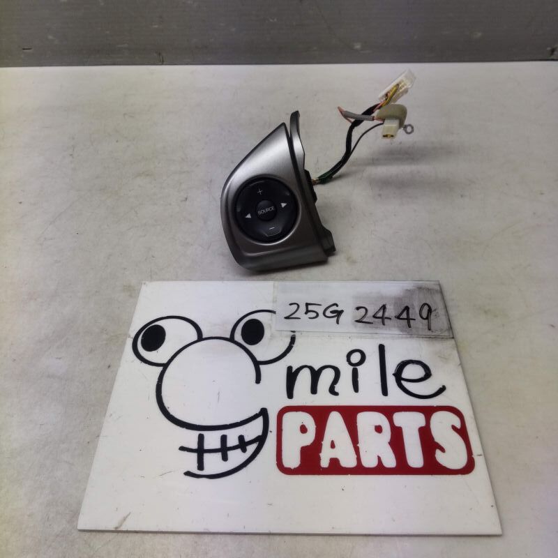 ＪＦ２　Ｎ－ＢＯＸスラッシュ　純正　ステアリングスイッチ　１Ａ３－１４－５/２５