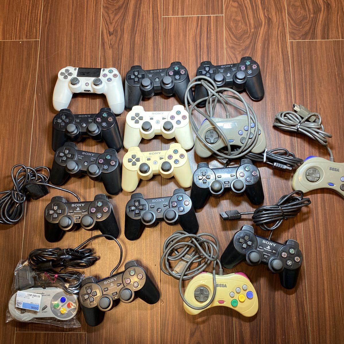 Yahoo!オークション -「セガサターン コントローラー」の落札相場