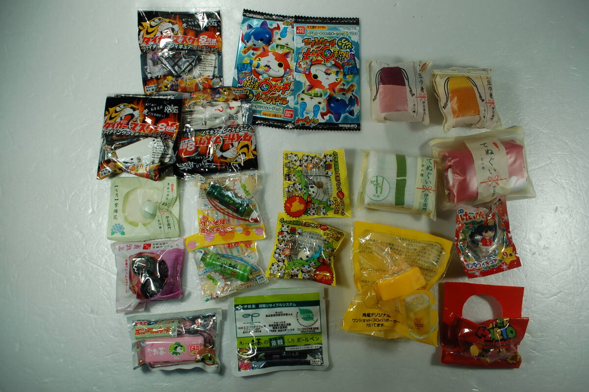 ボトル飲料付きおまけ など　ノベリティ　たくさん　　②
