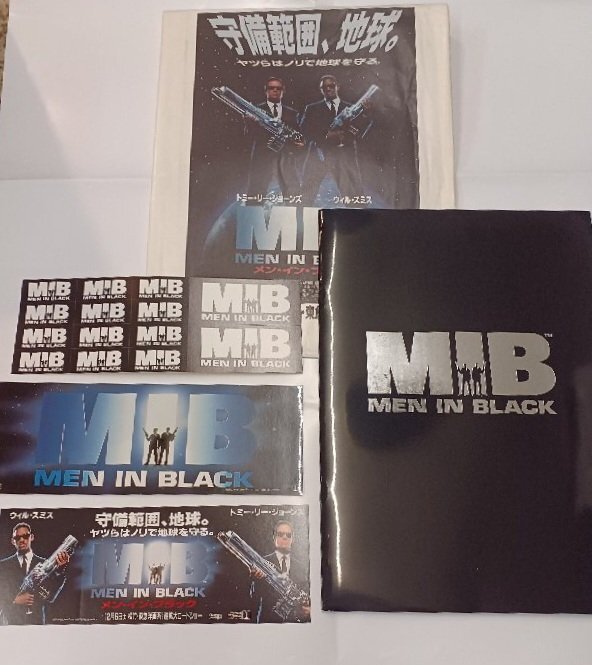 ★ *映画パンフレット* 貴重『メン・イン・ブラック』シール3枚＆封筒付き！ウィ