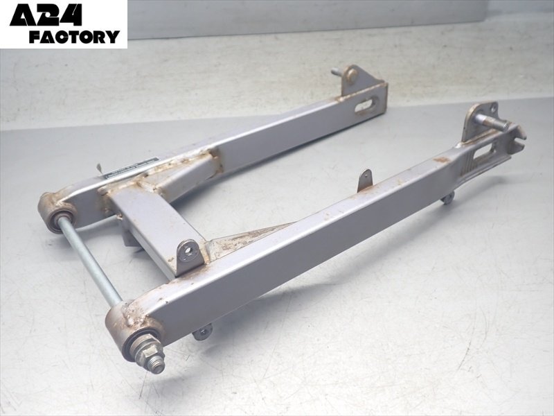 E1R7-1126 ホンダ スーパーカブ100 タイカブ スイングアーム 純正品