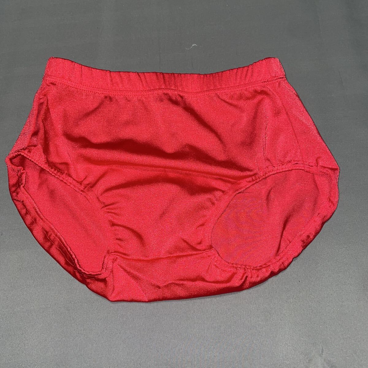 レディーススポーツショーツ　赤 Mサイズ ヨガアンスコ　チアリーダーアンスコ　ア