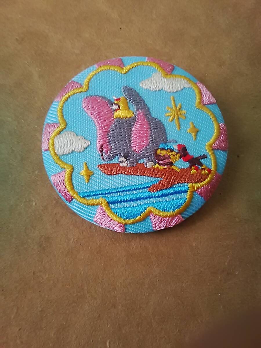 Disney Characters 刺繍缶バッジ 食玩 ディズニー　ダンボ