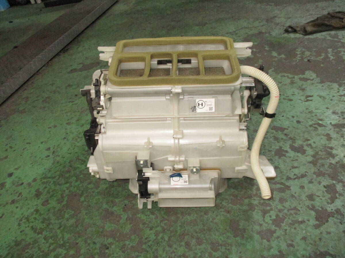 レガシィ（BP5・BL5）GT　エアコン室内ユニット（ヒーターコア・エバポレータ