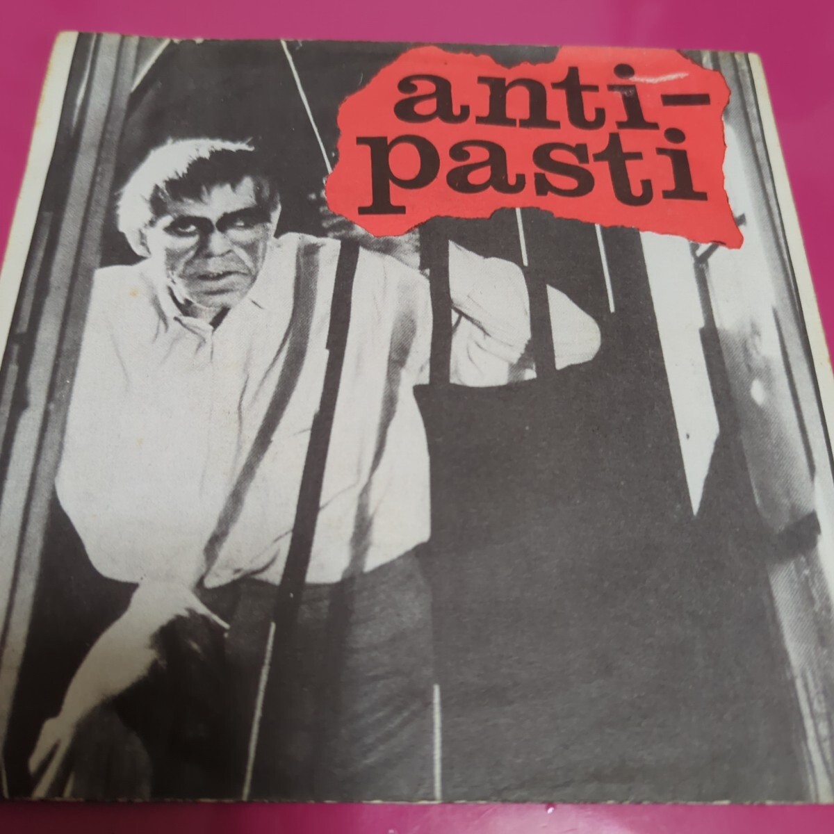 ANTI-PASTI|LET THEM FREE|RONDLET ROUND5|1981|UK|EP