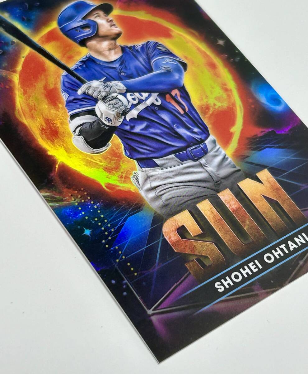 大谷翔平 惑星インサート「SUN」 Cosmic 2025 Topps 「Planetary Pursuit」 Shohei Ohtani SSP_サムネイル画像2