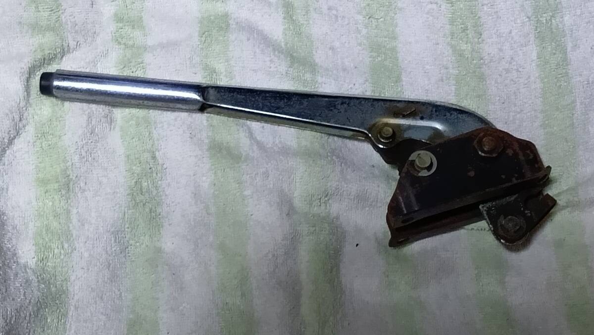 旧車　プリンススカイライン　S54A.S54B サイドブレーキレバー