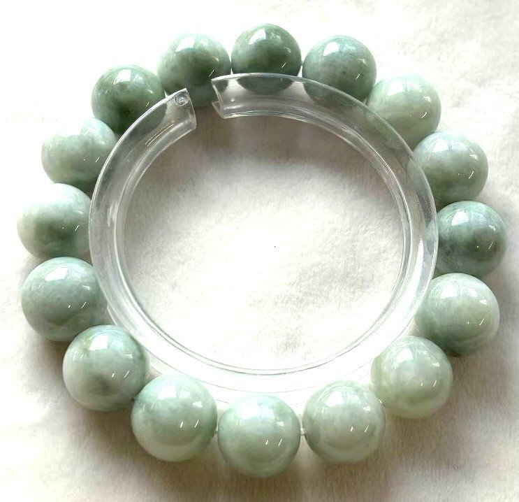 市場価格78万円！希少 ★超綺麗見惚れるほど美しい！！！純天然糸魚川翡翠ブレスレ