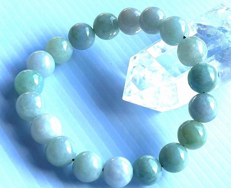 市場価格38万円！希少 ★超綺麗見惚れるほど美しい！！！純天然糸魚川翡翠ブレスレ