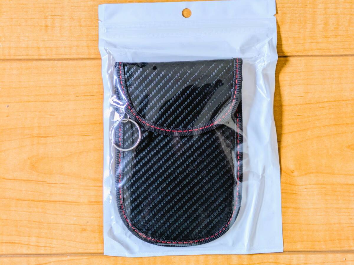 ★新品！未使用！電波遮断キーケース カーボン柄 レッドステッチ★