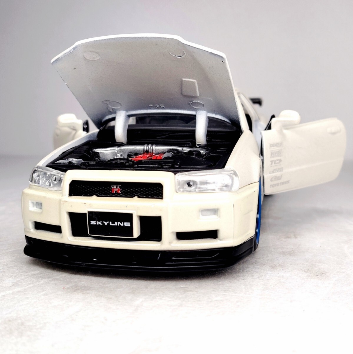 1/24 очень редкий Maistogimik большое количество двигатель повторный на данный момент Nissan Skyline R34 GTR Nissan SKYLINE GT-R JDM Rare Running man перевал дрифт 1 иен 121939