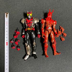 仮面ライダー　キバ　電王　モモタロス　フィギュア