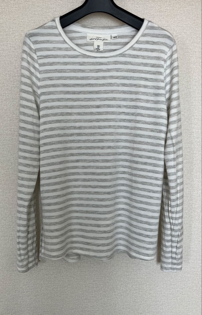 H&Mエイチアンドエム　カットソー トップス　白と薄グレーのボーダー柄　プルオーバー　　EURサイズSなのでM〜Lくらい