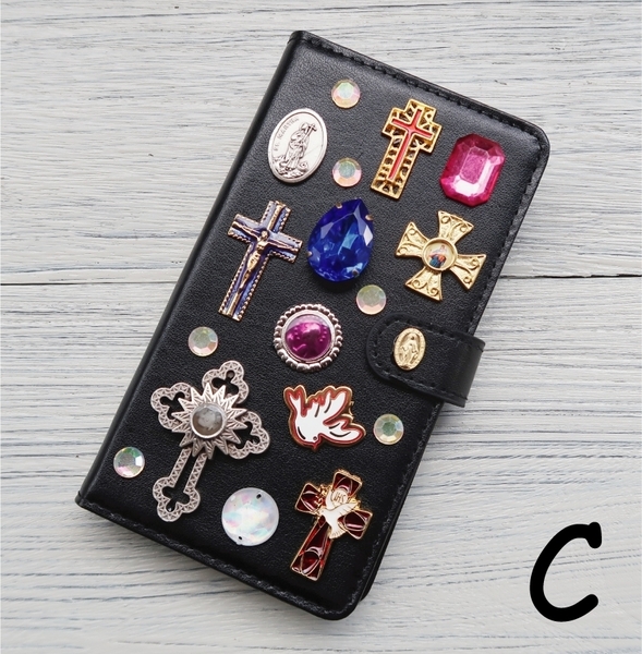 【C】LEATHER BIJOU & MEDAI CROSS SMART Iphone PHONE CASE( 手帳型 スマートフォン ケース）iphone15/14/13/12/11 Pro mini 対応