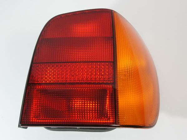 【新車はずし】 VW純正　6Nポロ　テールレンズ(右)　6N0945096A