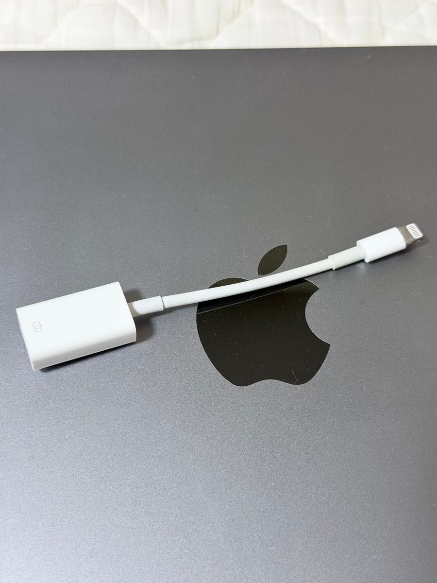 Apple純正　Lightning カメラアダプタ