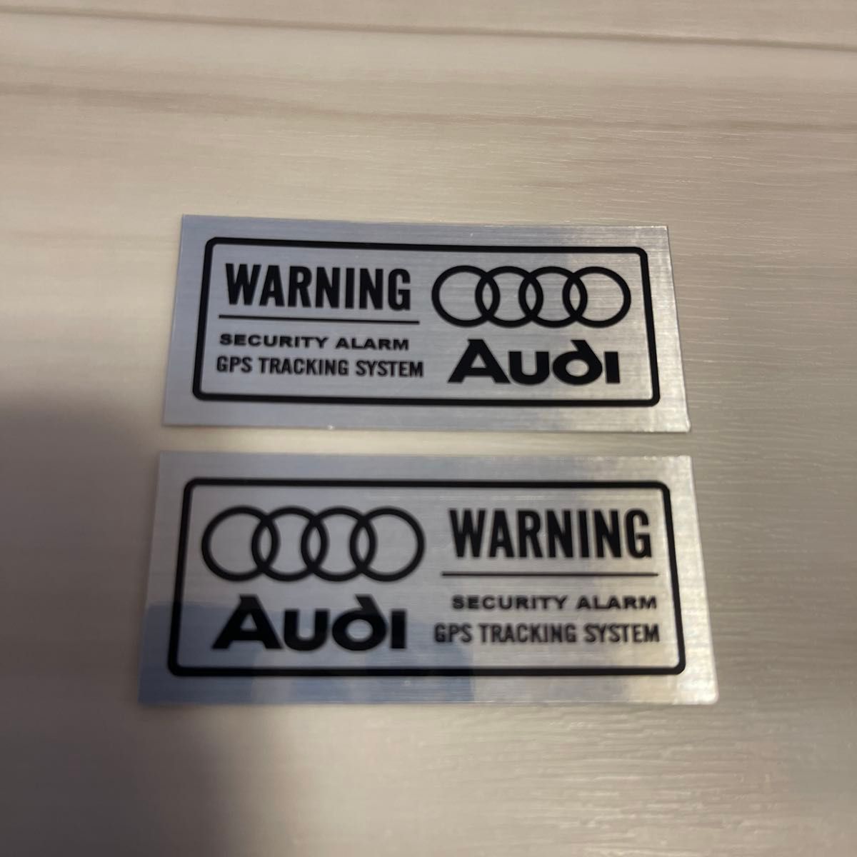 アウディ　セキュリティステッカー