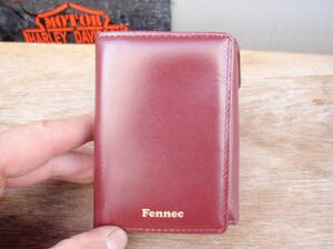 ほぼ未使用！FENNEC（フェネック）　ワインレッド色な二つ折り財布　