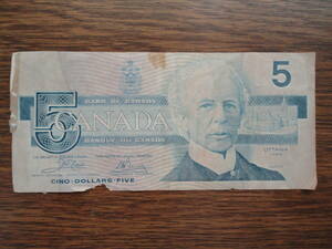 カナダ 1986年 5ドル紙幣/古紙幣 匿名配送