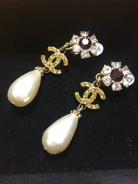 本物 シャネル CHANEL イヤリング - カラーストーン×金属素材 レッド×ゴールド×マルチ アクセサリー