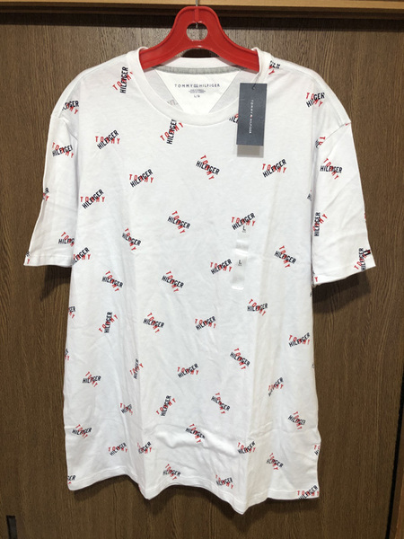 アメリカより直輸入 TOMMY HILFIGER 総柄Tシャツ 白 海外Lサイズ トミーヒルフィガー トミー 送料無料