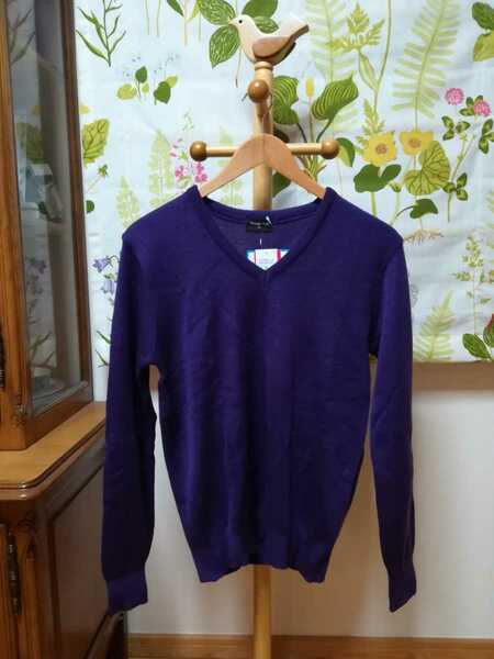 ウール30 紫色の薄手のセーター Mサイズ