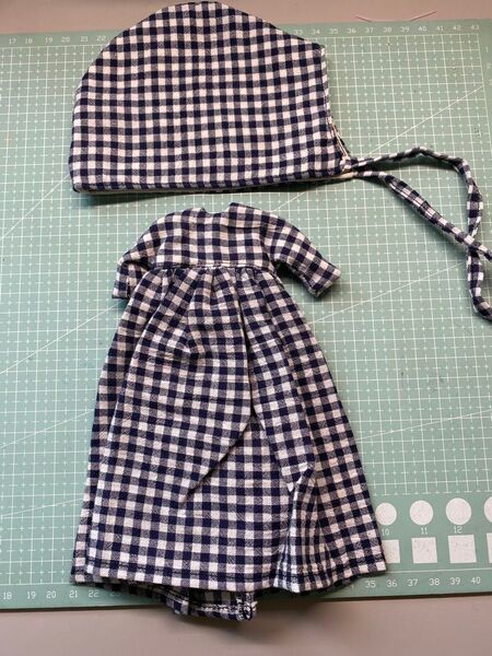 ドール用 ハンドメイド ワンピース ボンネット チェック柄 ブライス人形用 ワンピースと帽子の2点セット